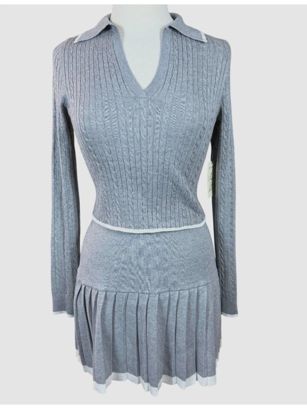 Freshman 1996 2-pc Gray Cable Knit LS Sweater Pleated Skirt White Trim Set M NWT
